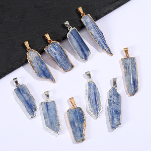 Pendentif en pierre de cyanite naturelle |   Pendentif en pierre précieuse irrégulière avec bordure en or ou en argent |   Fournitures pour la fabrication de colliers de bijoux DIY - Product Image 2