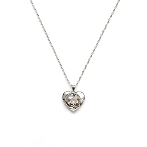 [Expo Hong Kong de Joyería Internacional] Collar de Amor con Corazón de Rosa, Chapado en Plata 925, con Circonita Cúbica y Pétalos Delicados - Product Image 1