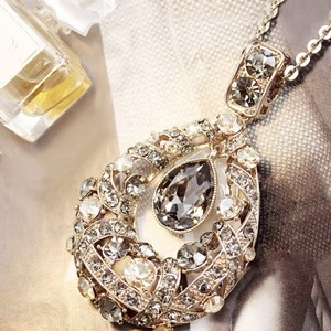 Luxury Water Drop Pendant Necklace Champagne Gold For Women Sweater Chain Elegant Fashion Jewelry Accessory - Product Image 4