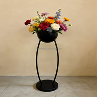 Support à fleurs en métal plaqué or, vase, centre de table pour la décoration de réception de mariage