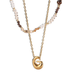 2025 personalizzabile <span class=keywords><strong>lettera</strong></span> <span class=keywords><strong>G</strong></span> <span class=keywords><strong>collana</strong></span> in acciaio inox <span class=keywords><strong>lettera</strong></span> ciondolo squisita perline marroni e <span class=keywords><strong>collana</strong></span> di perle per le donne - Product Image 1