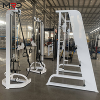 Equipo de Entrenamiento de Fuerza: Máquina de Cross-Training Ajustable, Entrenador Multifuncional y Máquina de Poleas Cruzadas.