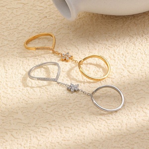 Anillo de Flores de Doble Capa, Anillo Ajustable de Acero Inoxidable, Joyería Floral Elegante para Mujer, Hipoalergénico, Amigable con la Piel - Product Image 4