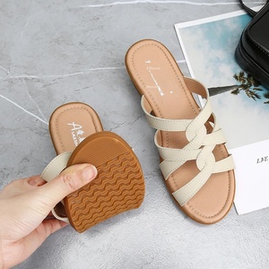 Zoccoli piatti da donna firmati in sandali estivi bianchi da esterno <span class=keywords><strong>con</strong></span> <span class=keywords><strong>zeppa</strong></span> roma <span class=keywords><strong>ciabatte</strong></span> da <span class=keywords><strong>casa</strong></span> infradito tipo chiusura a Slip - Product Image 3