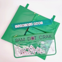Sac de rangement enroulable pour Mahjong de Noël vert avec support en acrylique, fentes de rangement, poignées de transport et boutons dorés