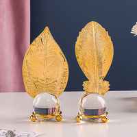 Colgante de bola de cristal con forma de hoja de hierro dorado para decoración del hogar, decoración artística de metal para manualidades, regalos