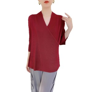 Haut à volants à manches trois quarts de couleur unie pour <span class=keywords><strong>femme</strong></span>, collection Printemps/É<span class=keywords><strong>t</strong></span>é 2025 – <span class=keywords><strong>T</strong></span>-<span class=keywords><strong>shirt</strong></span> élégant et mignon à <span class=keywords><strong>col</strong></span> en <span class=keywords><strong>V</strong></span> de créateur - Product Image 5