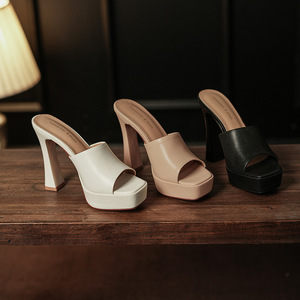 Zuecos de Verano con Plataforma y Punta Abierta 9696A, de Cuero PU con Entresuela de EVA, Mules que Aumentan la Altura - Product Image 2