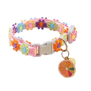 Collier en dentelle pour chat avec clochette, collier réglable à dégagement rapide pour animaux <span class=keywords><strong>de</strong></span> compagnie, ras-<span class=keywords><strong>de</strong></span>-cou brodé pour chien, accessoire sûr et élégant pour animaux <span class=keywords><strong>de</strong></span> compagnie - Product Image 1