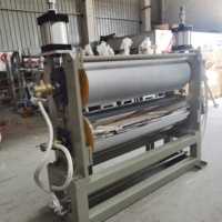 Machine à gaufrer les tuiles de toit en PVC Machine à rouleau à gaufrer les calendriers à deux rouleaux