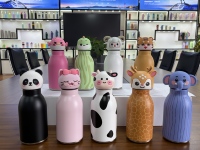 Gobelet isotherme en acier inoxydable de 480 ml, nouveau, créatif, mignon, motif animal de dessin animé, avec paille, design attrayant, pour la vente en gros transfrontalière