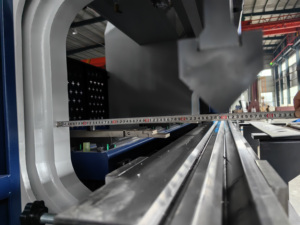 Cnccolgar <span class=keywords><strong>CNC</strong></span> Báo Chí phanh uốn máy 400 tấn 4200mm 4 + 1 với delem da53t - Product Image 4