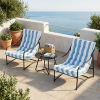 Ensemble bistrot moderne 3 pièces pour extérieur, structure en fer, chaise en toile respirante, coussins rayés, confortable pour jardin, cour, terrasse