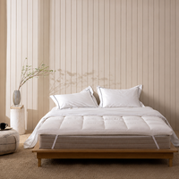 Luxuriöser Daunen-Pillow-Top-Matratzentopper mit verstellbarem Knopfband-System, weicher Baumwoll-Perkal-Bezug, Hotelqualität Federbett-Topper
