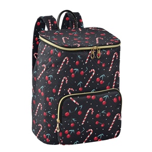 Sac à main matelassé à grande capacité avec logo personnalisé motif cerise, fermeture éclair dorée, poignée souple et porte-clés - Product Image 2