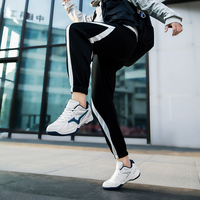 Nouvelles chaussures de tennis personnalisées pour femmes avec logo, antidérapantes, en caoutchouc, baskets de badminton pour hommes, grande taille, haute qualité