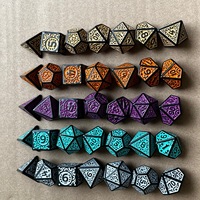 Creux Mini Six Faces Polyédrique Acrylique Jeu De Dés Style Ancien Crush Running Groupe Jeu De Société USA Motif Numéros pour Jeu De Dés