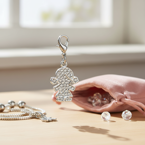 Ciondolo in argento con cristalli a forma di bambina per la creazione di gioielli - Product Image 3