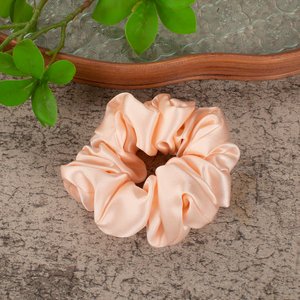 للبيع بالجملة ربطات شعر من الساتان وحرير من التوت أربطة شعر مرنة للنساء في صناديق - Product Image 6