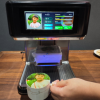 Mesin Pencetak 3D Kopi & Minuman Otomatis dengan Tinta yang Dapat Dimakan dan Kontrol Layar Sentuh untuk Dekorasi Makanan Latte Art Cappuccino