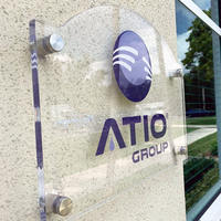 Panneau publicitaire en acrylique transparent imperméable, découpe laser personnalisée, impression UV, promotion suspendue, économique