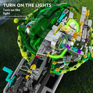 898+ деталей MJI 13058: Полумеханический конструктор-лягушка — киберпанк, бионический MOC-конструктор с подставкой, развивающий подарок для любителей конструкторов - Product Image 4