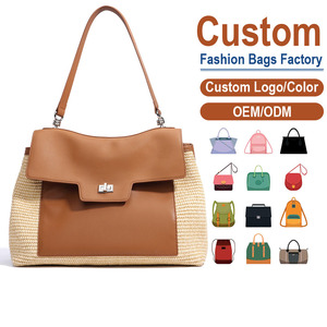 Sac à bandoulière en cuir véritable haut de gamme personnalisé, en cuir de vachette lisse grainé avec accents en paille tressée à la main, style moderne de luxe pour les vacances - Product Image 1