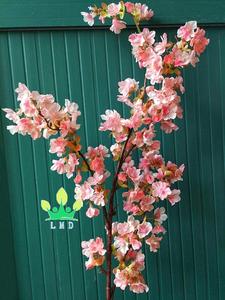 Arbre à fleurs artificiel en cerisier en fleurs en PP écologique avec couleur personnalisée pour la décoration de mariage, de fête, de maison et d'hôtel - Product Image 2