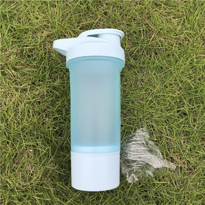 ขวดเชคโปรตีนแบบใหม่ ปราศจากสาร BPA ขนาด 500 มล. ขวดพลาสติกสำหรับผสมนมปั่นสำหรับออกกำลังกาย พร้อมลูกบอลผสม ขนาด 17 ออนซ์ - Product Image 1