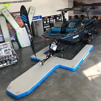 Tapis d'eau flottant gonflable vert à point de goutte pour le stationnement des bateaux