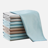Serviette de cuisine carrée en polyester tissé 60g, couleur unie, écologique, séchage rapide, très absorbante, vente en gros d'usine pour adultes