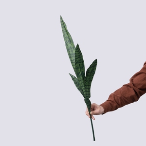 Venta al por mayor planta <span class=keywords><strong>de</strong></span> serpiente falsa hojas <span class=keywords><strong>de</strong></span> PVC <span class=keywords><strong>Sansevieria</strong></span>, decoración del hogar Planta artificial tropical hojas verdes planta <span class=keywords><strong>de</strong></span> serpiente artificial - Product Image 3