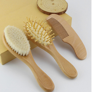Lot <span class=keywords><strong>de</strong></span> 4 brosses à cheveux pour nouveaux-nés avec logo personnalisé et 3 pièces <span class=keywords><strong>de</strong></span> poils souples en bois <span class=keywords><strong>de</strong></span> chèvre naturel <span class=keywords><strong>peigne</strong></span> pour nourrisson, bambin, bébé et enfant - Product Image 2