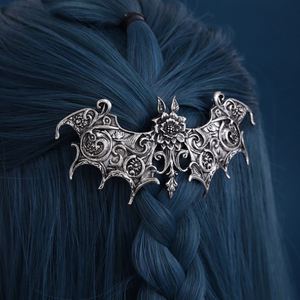 Pinza de Pelo Vikinga Retro con Diseño Floral de Murciélago para Mujer, Estilo Gótico Noruego, Accesorios para Fiestas, Pinza de Pelo con Murciélago y Flor - Product Image 1