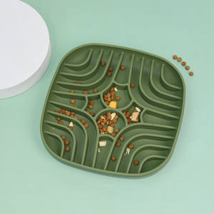 Alimentador lento de silicona de grado alimenticio más nuevo, cuenco de alimentación lenta para mascotas, comedero lento para perros de silicona con logotipo personalizado - Product Image 1
