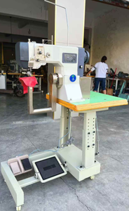 Machine à coudre industrielle automatique pour produits en cuir et sacs à chaussures, avec alimentation par rouleau rotatif à 180 degrés et moteur à chaîne à aiguilles - Product Image 3