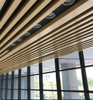 Décoration intérieure : Tube carré creux en WPC, colonne en bois, tube de plafond en bois résistant à la corrosion, imitation bois