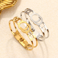 Bracelet manchette tendance en acier inoxydable plaqué or 18 carats PVD, bijoux de créateur de marque célèbre pour femmes
