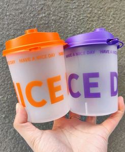 Gobelet en plastique rigide PP personnalisé avec logo, 90 mm, pour thé au lait à bulles Boba, capacité 500 ml, 700 ml, pour soda, vente en gros - Product Image 1