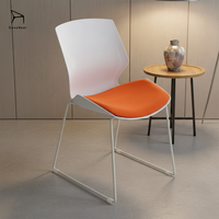 Chaise de bureau simple empilable en gros avec dossier et coussin d'assise confortable antidérapant pour salon et bureau