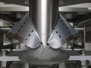 Macchina per Confezionamento Verticale a 4 Lati per Alimenti Secchi, Snack, Banane, Popcorn, Patatine, Etichettatura e Riempimento in Sacchetti di Plastica - Product Image 2