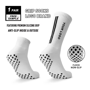 Muestra gratis de calcetines deportivos finos para hombre con logotipo personalizado de posición inferior de verano para calcetines de fútbol antideslizantes para fútbol - Product Image 1