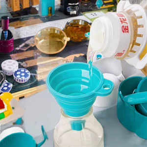 Portable Food Grade Mini <b>Silicone</b> Funnel Foldable Reusable Kitchen <b>Tool</b> Designed for Easy and Convenient Food Transfer - Product Image 2