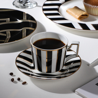 Vaisselle Ensembles d'ustensiles de cuisine Vaisselle imprimée moderne de qualité supérieure en porcelaine Vaisselle de luxe pour restaurants