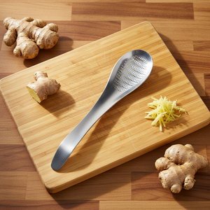 Sun Well Best Utensils Râpe <span class=keywords><strong>à</strong></span> gingembre en acier inoxydable, Zesteur pour citron vert et citron, Presse--<span class=keywords><strong>fromage</strong></span>, wasabi, gingembre et ail, Compatible lave-vaisselle - Product Image 1