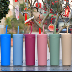 Vasos delgados de acrílico de doble pared de 16 oz, coloridos, mate, multicolor, con tapas y pajitas, personalizados al por mayor - Product Image 3