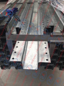 Palo in acciaio zincato a U da 4-1/2 pollici x 8, 9, 10 piedi per recinzioni da giardino, palo in acciaio a canale per recinzioni in legno - Product Image 2