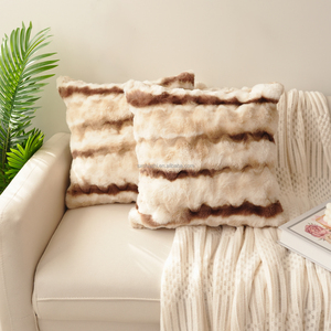 Housse de Coussin Dégradé de Couleurs en Fourrure de <span class=keywords><strong>Lapin</strong></span> de Luxe, Moderne et Tendance, pour Salon et Bureau – Vente Chaude du Fabricant - Product Image 6