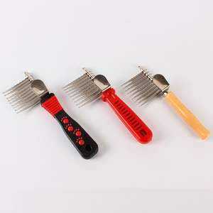 Herramienta de deshedding de mascotas de acero inoxidable con rastrillo de piel de plástico, peine, cepillo, herramientas de aseo para perros - Product Image 1