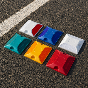 Marcadores Reflectantes para Carreteras ABS LLM-LB-14, Tachuelas Reflectantes de Plástico de Ingeniería Tipo Ojo de Gato - Product Image 1